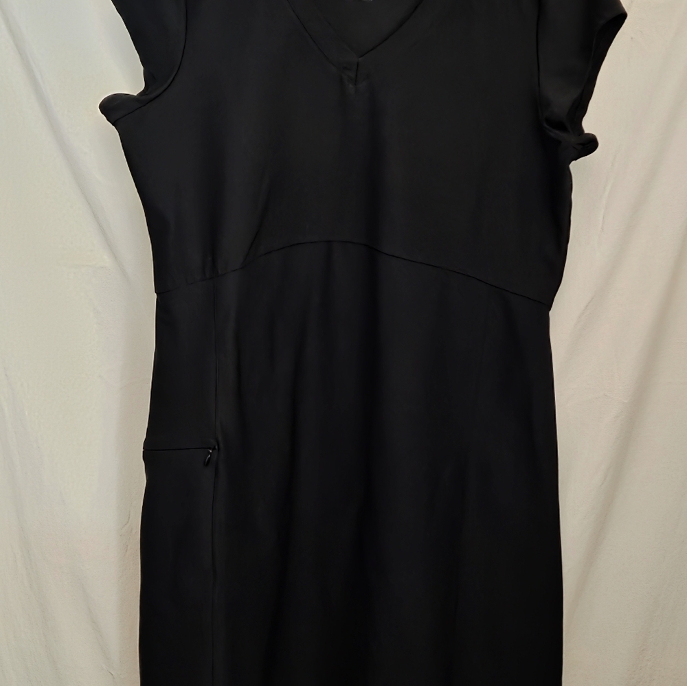 L L Bean Black V Neck Fitness Dress Size Large